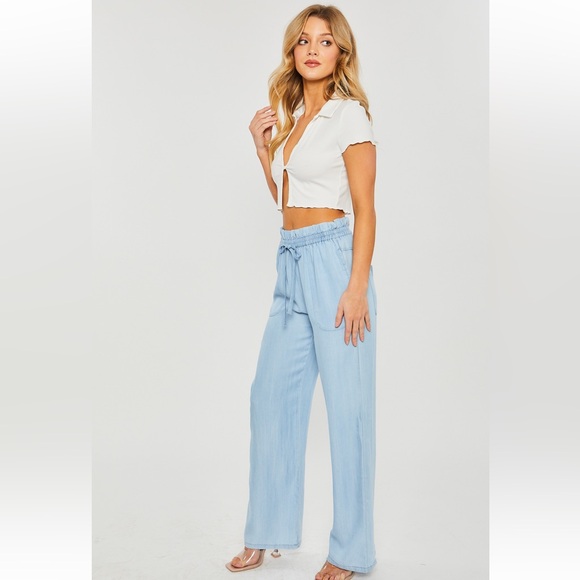 16 Chic Woven light Blue Wide Leg Pants with side pockets - Picture 3 of 6